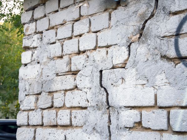 Cracked Brick Wall Repair in Bronx